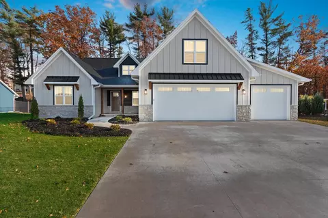 624 Sunset Rdg, Green Bay, WI 54313