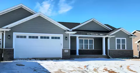1217 S Kensington Dr, Appleton, WI 54915