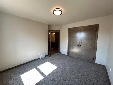 Bedroom - 1201 S Kensington Dr, Appleton, WI 54915 photo 3 of 4