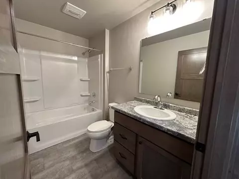 Bath - 1201 S Kensington Dr, Appleton, WI 54915 photo 3 of 5