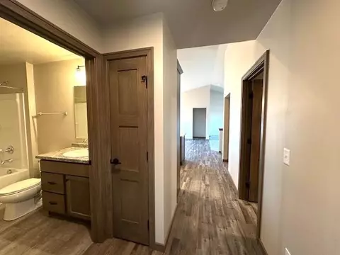 Entry Way - 1201 S Kensington Dr, Appleton, WI 54915 photo 2 of 3