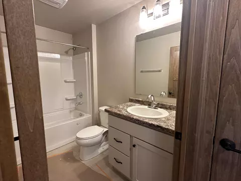 1225 S Kensington Dr, Appleton, WI 54915 photo 8