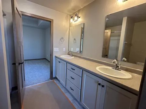 1225 S Kensington Dr, Appleton, WI 54915 photo 10