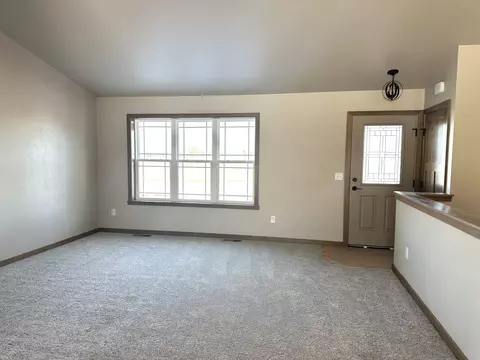 1225 S Kensington Dr, Appleton, WI 54915 photo 2