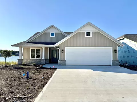1389 Prairie Lake Cir #57, Neenah, WI 54956