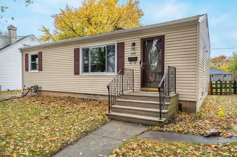 945 Gail Ave, Neenah, WI 54956