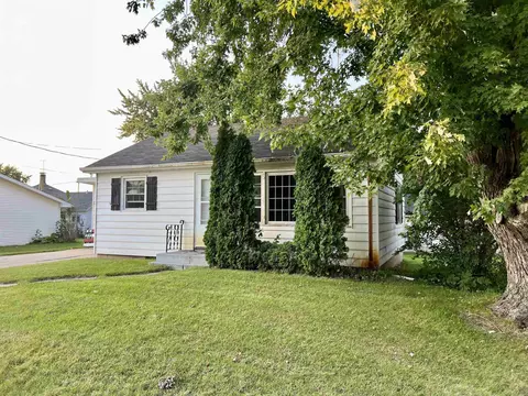 220 3rd St, Manawa, WI 54949 photo 3