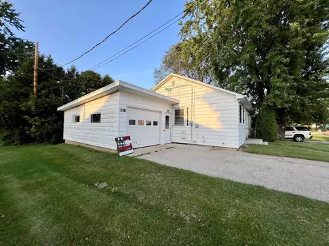 220 3rd St, Manawa, WI 54949 photo 2