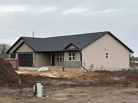 3776 Westpoint St, Suamico, WI 54313
