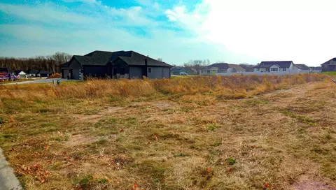2658 Chambers Xing #96, Suamico, WI 54313