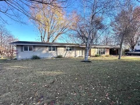 151 E Madison St, Clintonville, WI 54929
