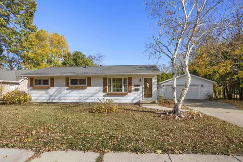 1854 Hazel St, Oshkosh, WI 54901