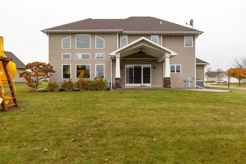 1201 Kathleen Ct, Appleton, WI 54915 photo 2