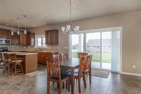 1201 Kathleen Ct, Appleton, WI 54915 photo 13