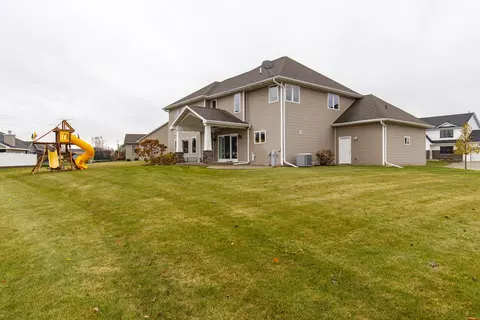 1201 Kathleen Ct, Appleton, WI 54915 photo 3