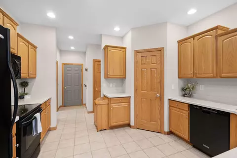 Entry Way - 4511 Skyway Ct, Appleton, WI 54913 photo 2 of 3