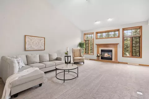 Living - 4511 Skyway Ct, Appleton, WI 54913 photo 2 of 3