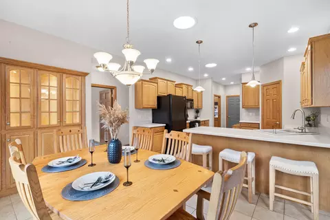 Dining - 4511 Skyway Ct, Appleton, WI 54913 photo 2 of 3