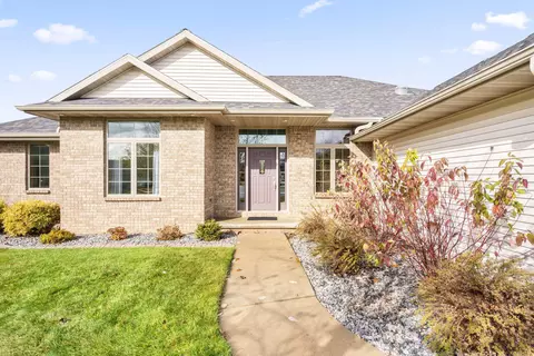Exterior - 4511 Skyway Ct, Appleton, WI 54913 photo 9 of 11