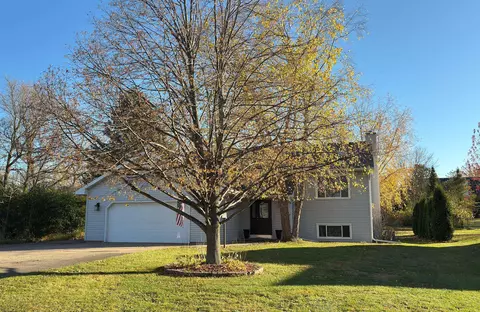 5125 David Dr, Oshkosh, WI 54904