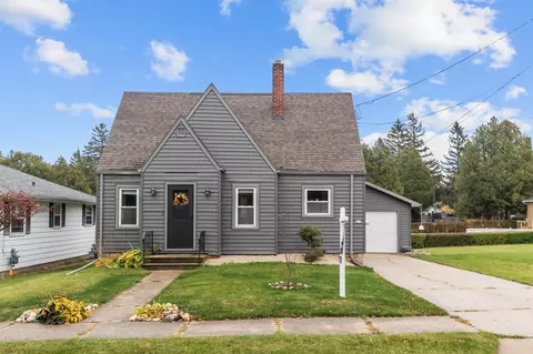 410 3rd St, Kewaunee, WI 54216