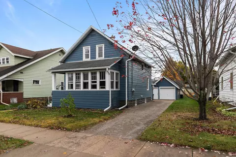 407 W 17th Ave, Oshkosh, WI 54902