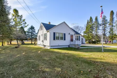 911 Oconto Ave, Peshtigo, WI 54157