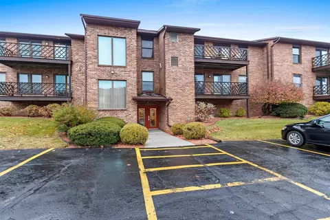 340 W St Joseph St #14, Green Bay, WI 54301