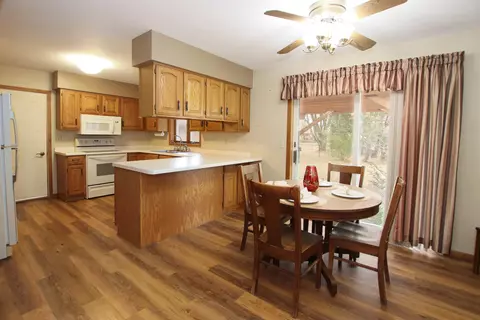Kitchen - 554 E Gate Dr, Oshkosh, WI 54904 photo 1 of 4