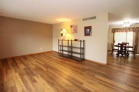 Living - 554 E Gate Dr, Oshkosh, WI 54904 photo 2 of 6