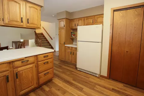 Kitchen - 554 E Gate Dr, Oshkosh, WI 54904 photo 3 of 4