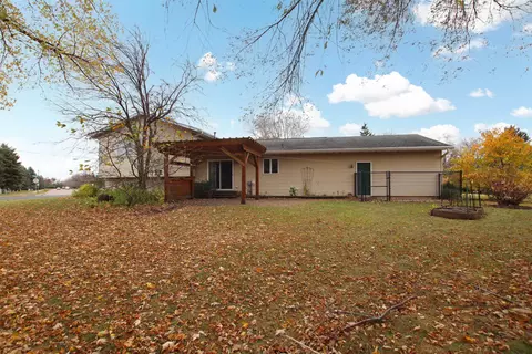 Exterior - 554 E Gate Dr, Oshkosh, WI 54904 photo 2 of 5