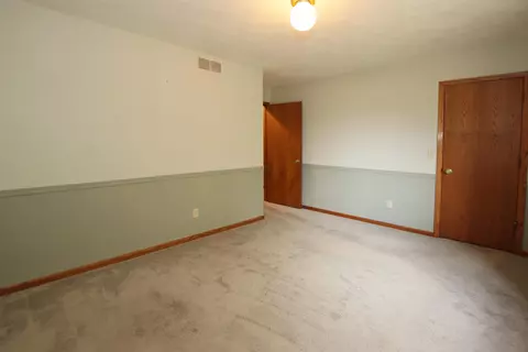 Bedroom - 554 E Gate Dr, Oshkosh, WI 54904 photo 2 of 6