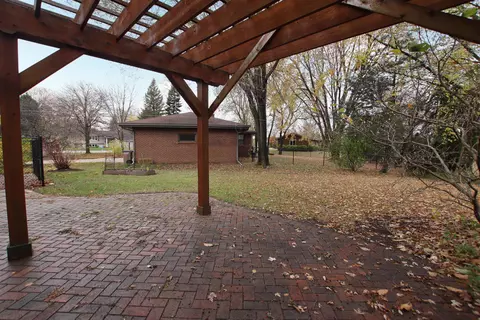 Exterior - 554 E Gate Dr, Oshkosh, WI 54904 photo 4 of 5