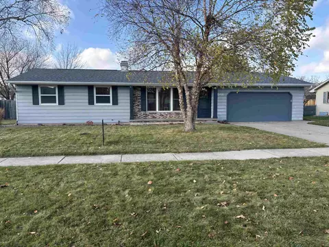 846 Lone Oak Rd, De Pere, WI 54115
