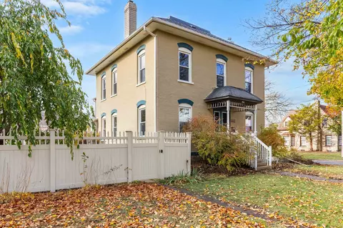 1121 N Appleton St, Appleton, WI 54911