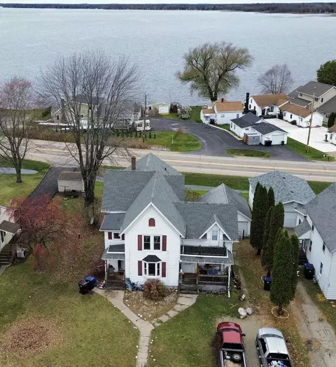 323 S Warrington Ave, Cecil, WI 54111