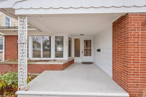 1423 Grignon St, Green Bay, WI 54301