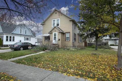 354 3rd St, Menasha, WI 54952