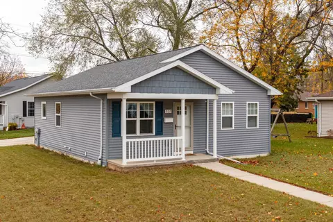 922 Silver St, De Pere, WI 54115 photo 2
