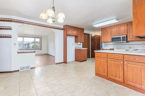 1316 W Edmund Dr, Appleton, WI 54914 photo 9