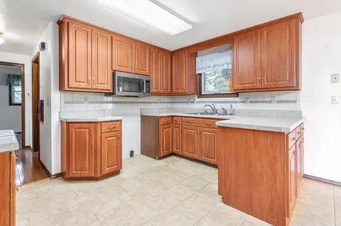 1316 W Edmund Dr, Appleton, WI 54914 photo 8