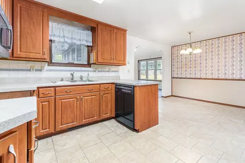 1316 W Edmund Dr, Appleton, WI 54914 photo 6