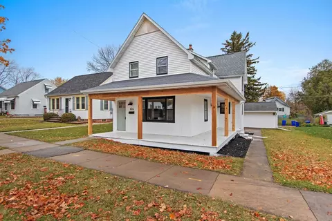 414 W 9th St, Kaukauna, WI 54130
