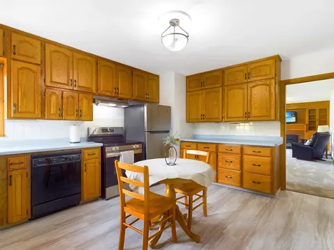 Kitchen - 195 Gardners Row, Appleton, WI 54915 photo 2 of 2