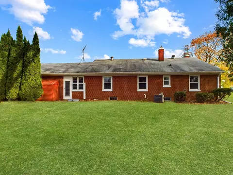 Exterior - 195 Gardners Row, Appleton, WI 54915 photo 4 of 4