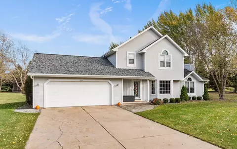 4439 Oak Ridge Ct, De Pere, WI 54115