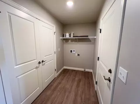 2351 E Plank Cir, Appleton, WI 54915 photo 9
