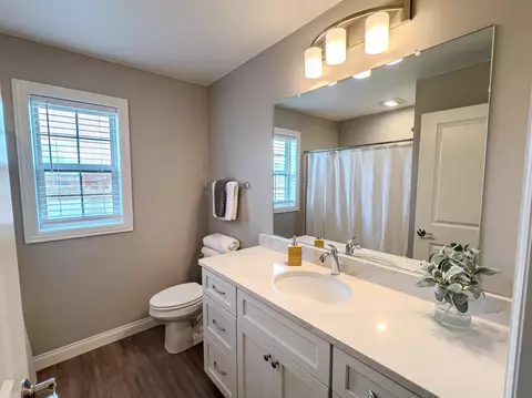 2351 E Plank Cir, Appleton, WI 54915 photo 8