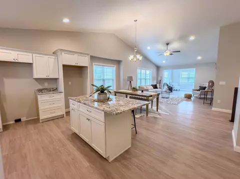 2351 E Plank Cir, Appleton, WI 54915 photo 4